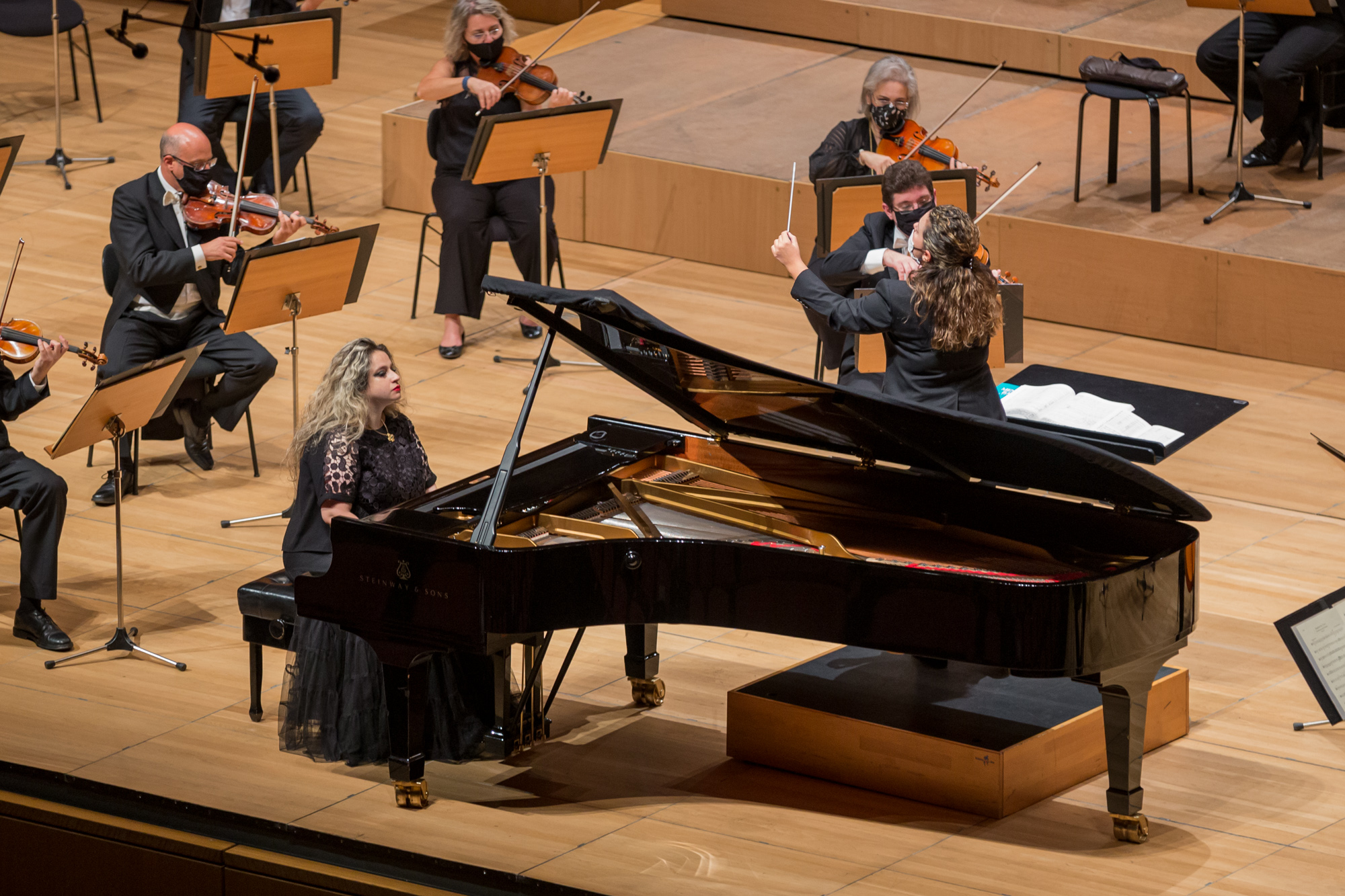 Theodossia Dokou and Athens State Orchestra under the baton of Fedra Giannelou [Athens Concert Hall, 23.10.2020] Photo by Maria Grammatikou Photography